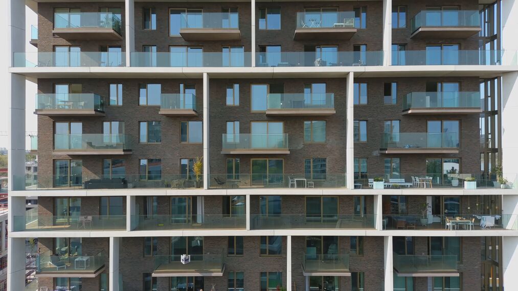 ConceptWall 60 Fachadas e MasterLine 8 HI+ Janelas - Scheldezicht localizado em Antwerp, België