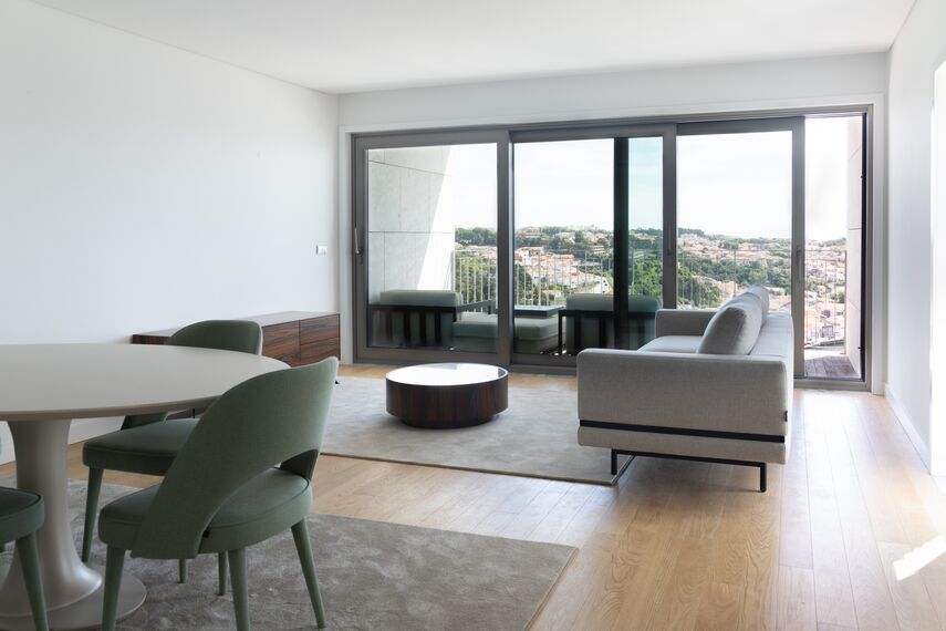 ConceptSystem 77 Janelas - Panorâmico Nascente e Panorâmico Poente localizado em Porto, Portugal