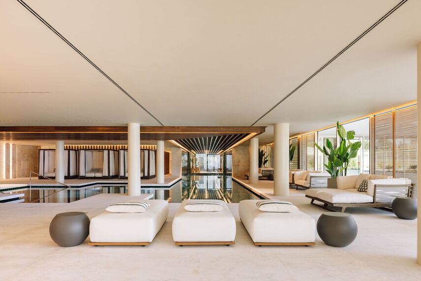ConceptWall 60 Fachadas, ConceptSystem 77 Portas e CW 60 Hidden Vent Fachadas - Infinity localizado em Lisbon, Portugal