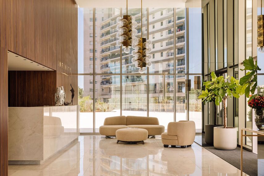 ConceptWall 60 Fachadas, ConceptSystem 77 Portas e CW 60 Hidden Vent Fachadas - Infinity localizado em Lisbon, Portugal