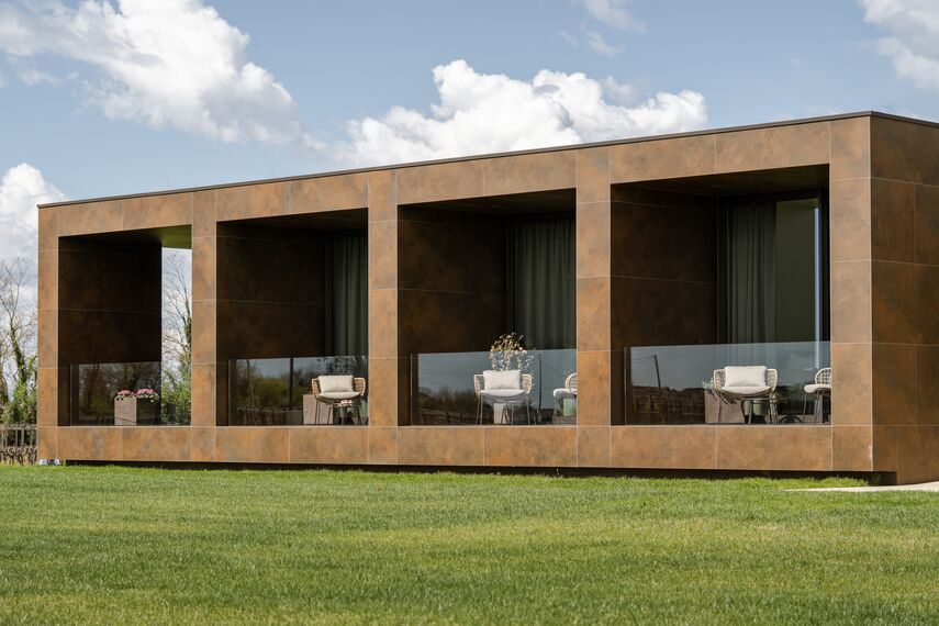 HiFinity Correr e Harmónio e ConceptPatio 155 Correr e Harmónio - Cantine Vie di Romans localizado em Gorizia, Itália