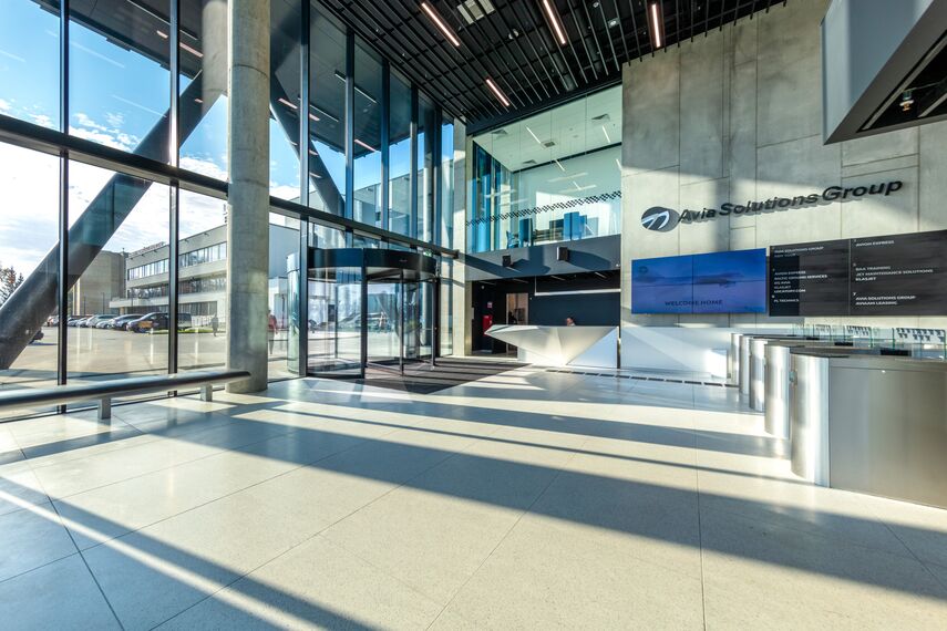 MasterLine 8 HI Janelas e CW 50-HI Fachadas - Office building Avia Solutions Group Headquarters localizado em Vilnius, Lituânia