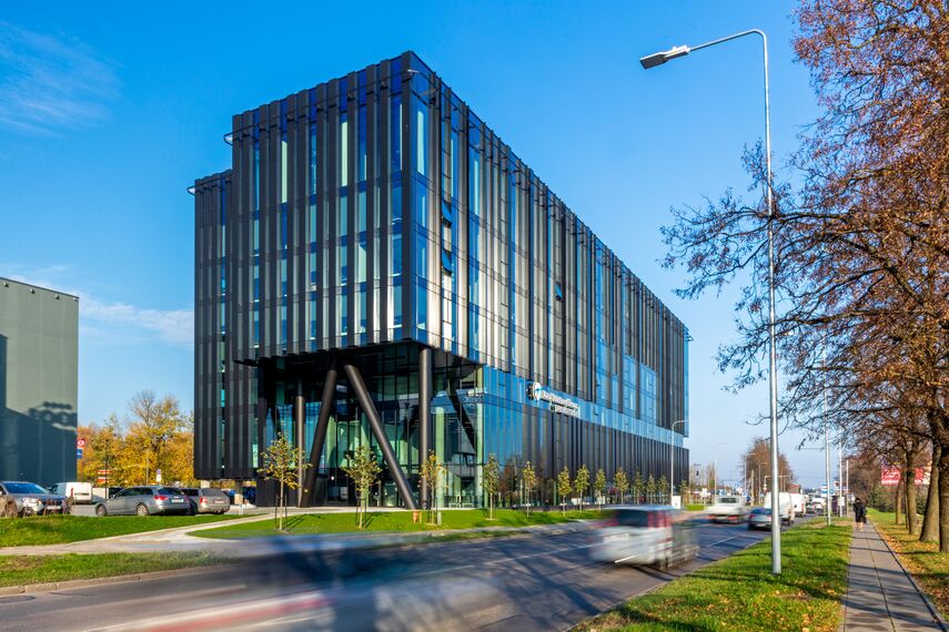 MasterLine 8 HI Janelas e CW 50-HI Fachadas - Office building Avia Solutions Group Headquarters localizado em Vilnius, Lituânia