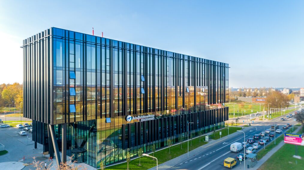 MasterLine 8 HI Janelas e CW 50-HI Fachadas - Office building Avia Solutions Group Headquarters localizado em Vilnius, Lituânia
