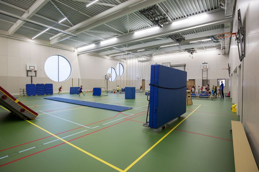 ConceptSystem 77 Portas, CS 77 Hidden Vent Janelas, CW 50 Standard Fachadas e CW 50 Fachadas - School KJC Heliomare & MFS Heemskerk localizado em Heemskerk, nos Países Baixos