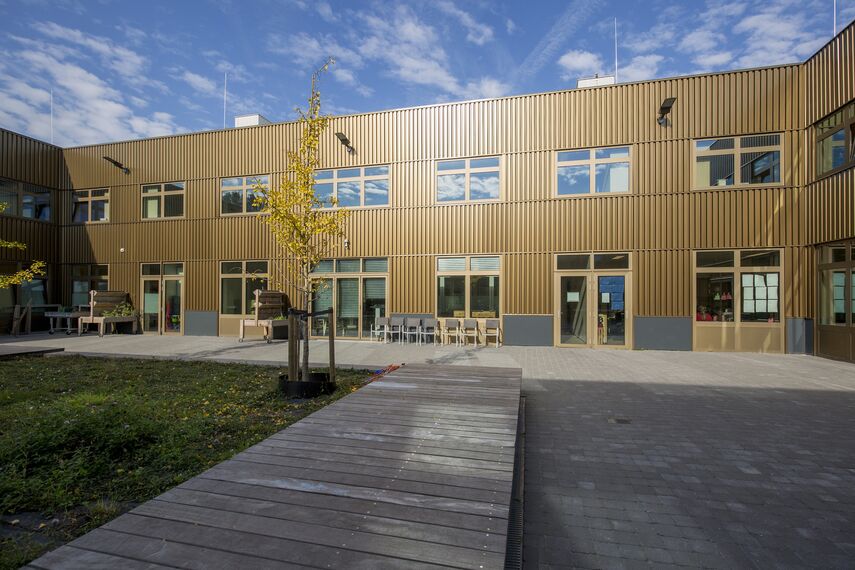 ConceptSystem 77 Portas, CS 77 Hidden Vent Janelas, CW 50 Standard Fachadas e CW 50 Fachadas - School KJC Heliomare & MFS Heemskerk localizado em Heemskerk, nos Países Baixos