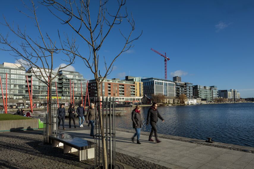 ConceptWall 50 Fachadas e ConceptSystem 77 Portas - The Reflector localizado em Dublin, Irlanda