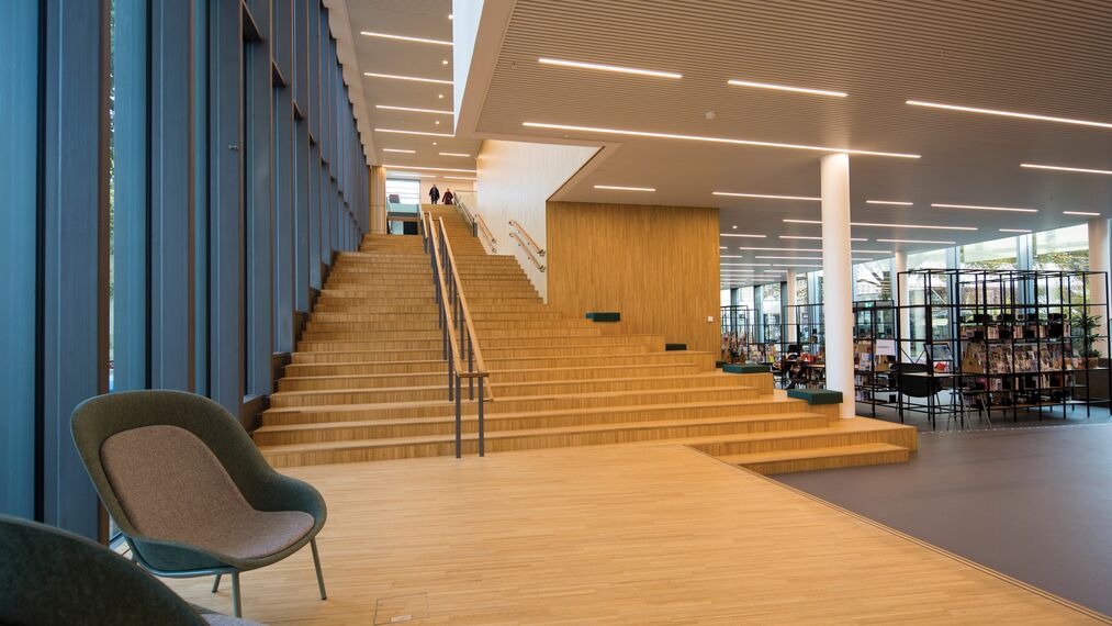 ConceptWall 50 Fachadas e ConceptSystem 77 Janelas - Library Deventer Library localizado em Deventer, nos Países Baixos