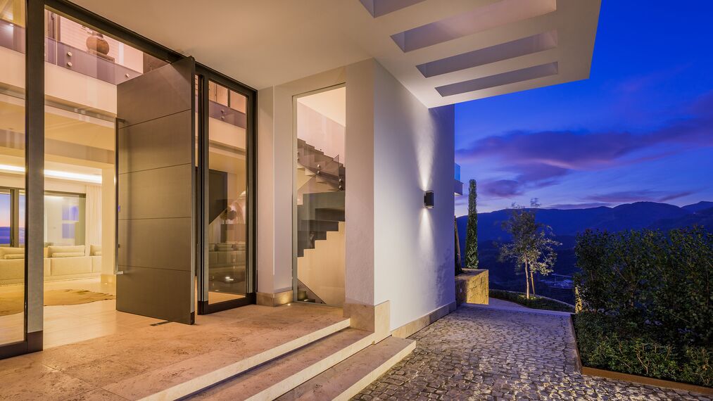 HiFinity Correr e Harmónio, ConceptSystem 77 Janelas e EcoSystem 50 Janelas - Heaven 11 localizado em Marbella, Espanha