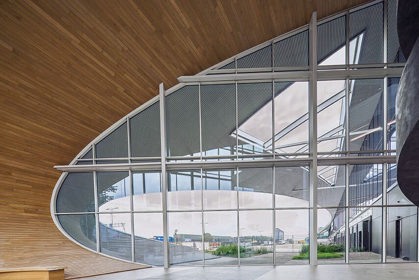 ConceptFolding 77 Correr e Harmónio e ConceptWall 50 Fachadas - Warehouse DC New Logic III localizado em Tilburg, nos Países Baixos