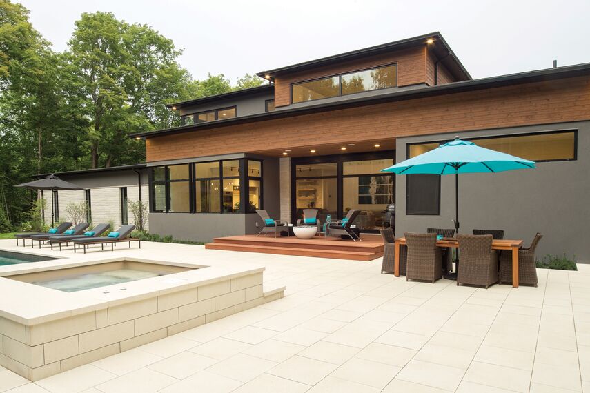 ConceptWall 50 Fachadas e ConceptSystem 77 Janelas - Forest View localizado emCanadá