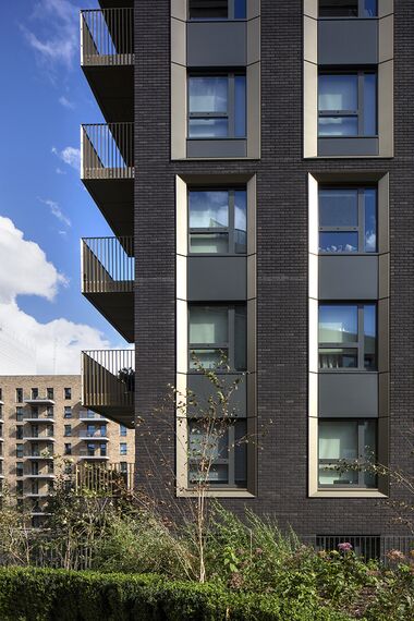 ConceptSystem 77 Janelas, ConceptSystem 77 Portas, CS 86-HI (c) Sistemas cancelados e ConceptWall 50 Fachadas - Wembley Park localizado em London, Reino Unido