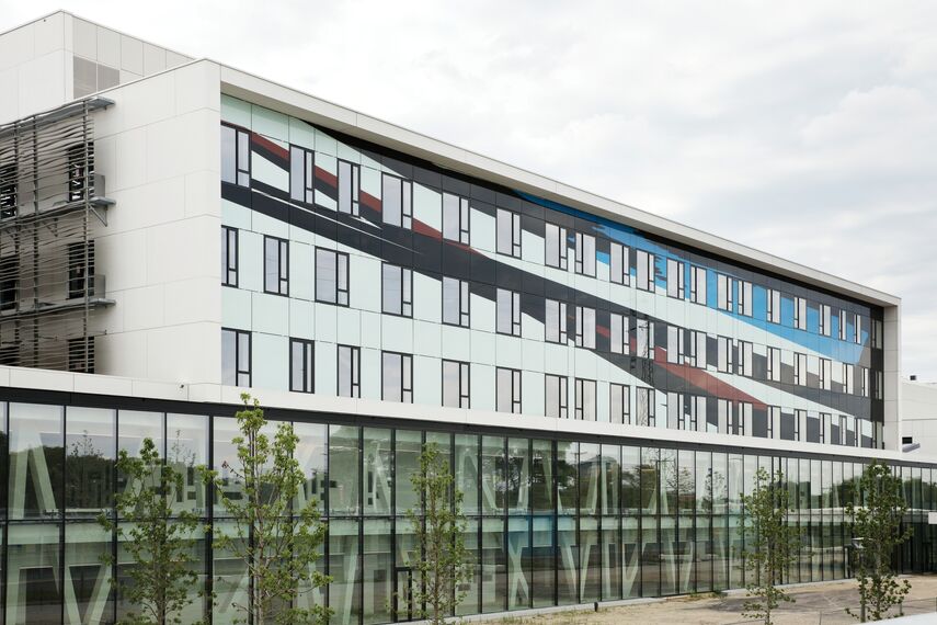 ConceptSystem 77 Janelas, BriseSoleil 100 Sombreamento e CS 77 Fire Proof Janelas - AZ Sint Maarten localizado em Mechelen, België