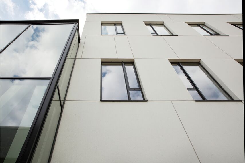 ConceptSystem 77 Janelas, BriseSoleil 100 Sombreamento e CS 77 Fire Proof Janelas - AZ Sint Maarten localizado em Mechelen, België