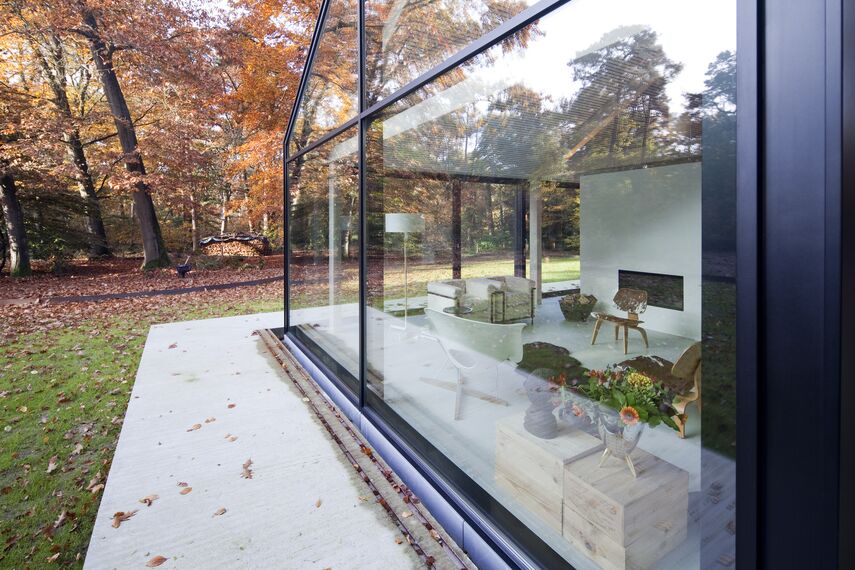 ConceptPatio 130 Correr e Harmónio, ConceptSystem 77 Janelas e ConceptWall 50 Fachadas - House The Brouwhuis localizado em Oisterwijk, nos Países Baixos