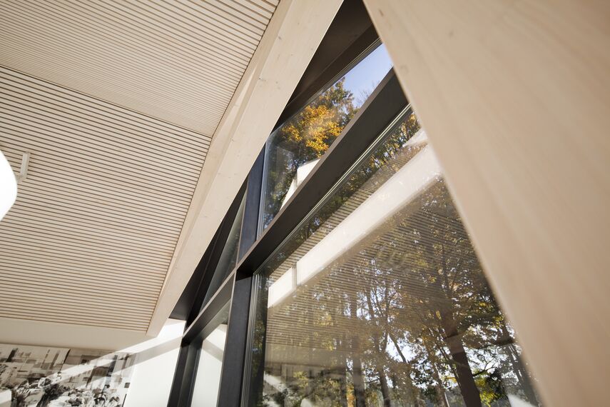 ConceptPatio 130 Correr e Harmónio, ConceptSystem 77 Janelas e ConceptWall 50 Fachadas - House The Brouwhuis localizado em Oisterwijk, nos Países Baixos