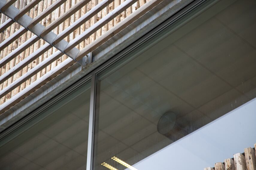 CS 38-SL Sistemas cancelados e SlimLine 38 Janelas - Boarding school Centro Escolar Zuidas localizado em Amsterdam, nos Países Baixos