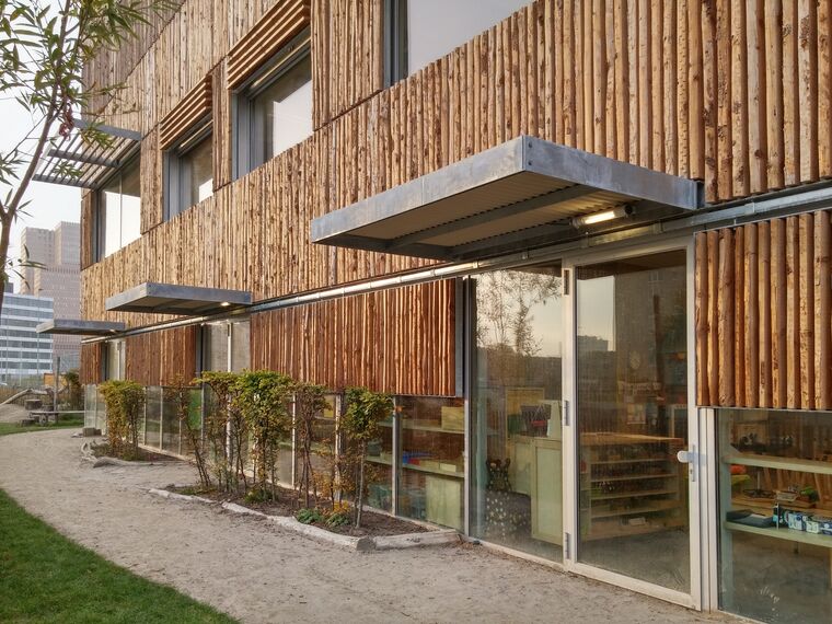 CS 38-SL Sistemas cancelados e SlimLine 38 Janelas - Boarding school Centro Escolar Zuidas localizado em Amsterdam, nos Países Baixos