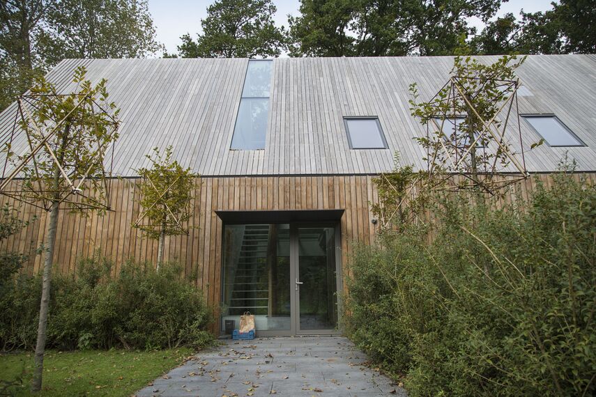 CS 86-HI (c) Sistemas cancelados, ConceptWall 50 Fachadas e HiFinity Correr e Harmónio - Villa Casa da Floresta Voorschoten localizado em Voorschoten, nos Países Baixos