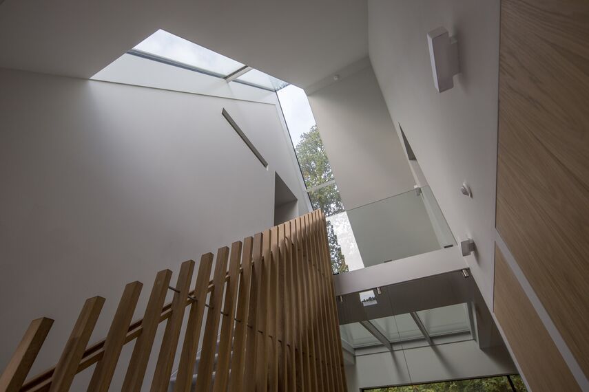 CS 86-HI (c) Sistemas cancelados, ConceptWall 50 Fachadas e HiFinity Correr e Harmónio - Villa Casa da Floresta Voorschoten localizado em Voorschoten, nos Países Baixos