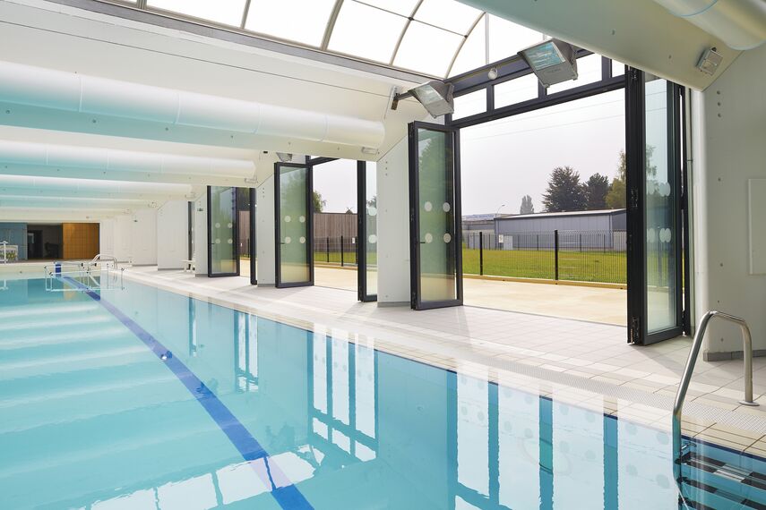 CS 86-HI (c) Sistemas cancelados e ConceptFolding 77 Correr e Harmónio - Swimming pool Swimming Pool localizado emFrança