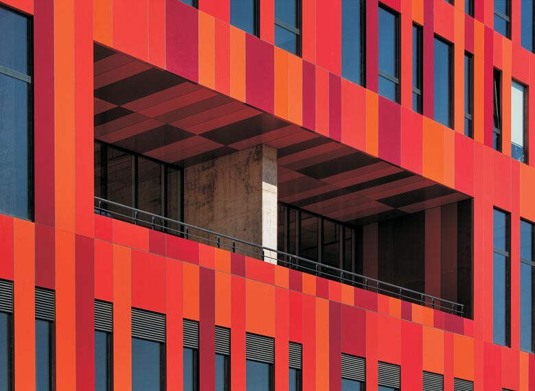 CS 86-HI (c) Sistemas cancelados e CW 50-SC Fachadas - Business center Lapishan localizado em Istanbul, Turquia