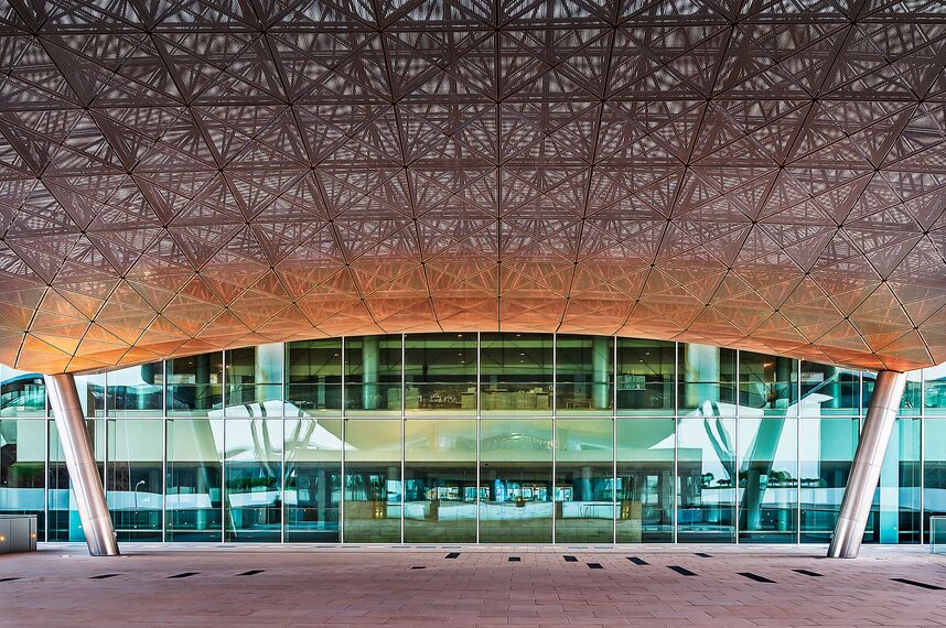 ConceptSystem 68 Janelas, ConceptSystem 59Pa Janelas e ConceptWall 50 Fachadas - Congress center Qatar National Convention Centre localizado em Doha, Qatar