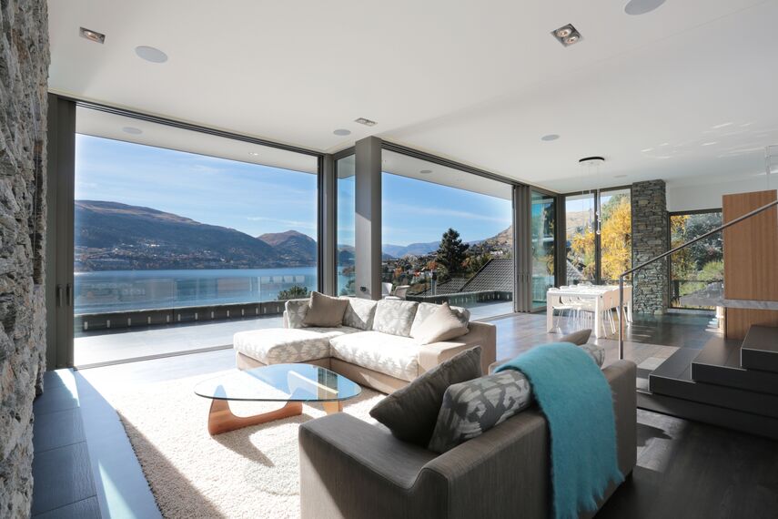 ConceptFolding 77 Correr e Harmónio e ConceptSystem 77 Janelas - Lago Wakatipu  localizado em Otago, Nova Zelândia