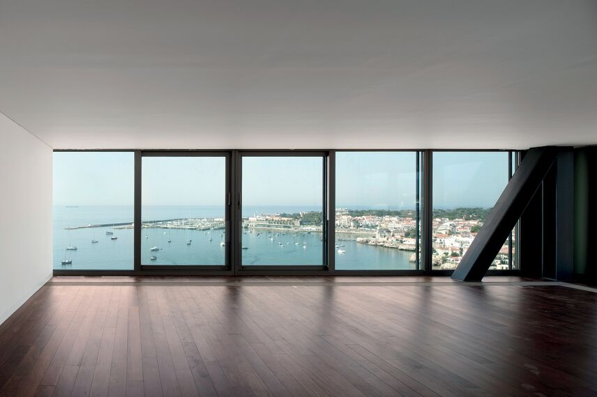 ConceptSystem 77 Janelas e ConceptSystem 77 Portas - Complexo de apartmentos Estoril Sol Residence  localizado em Cascais, Portugal
