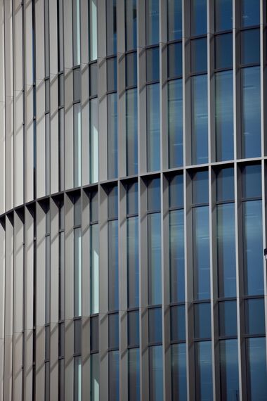 ConceptWall 50 Fachadas, Vision 50 Portas, ConceptSystem 68 Janelas, ConceptWall 60 Fachadas e ConceptSystem 68 Portas - Office building Eleven Brindleyplace localizado em Birmingham, Reino Unido