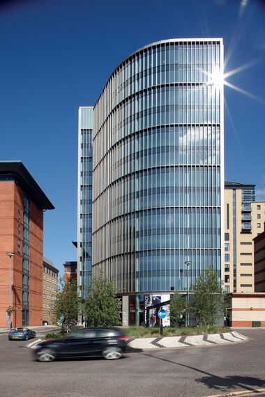 ConceptWall 50 Fachadas, Vision 50 Portas, ConceptSystem 68 Janelas, ConceptWall 60 Fachadas e ConceptSystem 68 Portas - Office building Eleven Brindleyplace localizado em Birmingham, Reino Unido