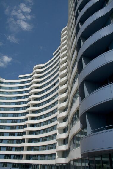 ConceptSystem 77 Portas e ConceptSystem 77 Janelas - Complexo de apartmentos White Sails localizado em Odessa, Ucrânia