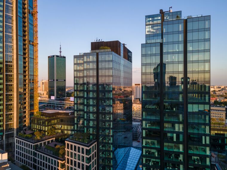 ConceptWall 50 Fachadas, MasterLine 8 Janelas, CW 50-HI Fachadas, CW 50-SC Fachadas, MasterLine 8 Standard Janelas e MasterLine 8 Janelas - Varso 1 & 2 localizado em Warsaw, Polónia