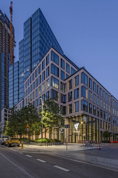 ConceptWall 50 Fachadas, MasterLine 8 Janelas, CW 50-HI Fachadas, CW 50-SC Fachadas, MasterLine 8 Standard Janelas e MasterLine 8 Janelas - Varso 1 & 2 localizado em Warsaw, Polónia