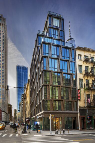 SlimLine 38 Janelas, SlimLine 38 Portas, SlimLine 38 Standard Janelas, SlimLine 38 Classic Janelas, SlimLine 38 Standard Portas e SlimLine 38 Classic Portas - Tribeca Rogue localizado em New York City, Estados Unidos da América