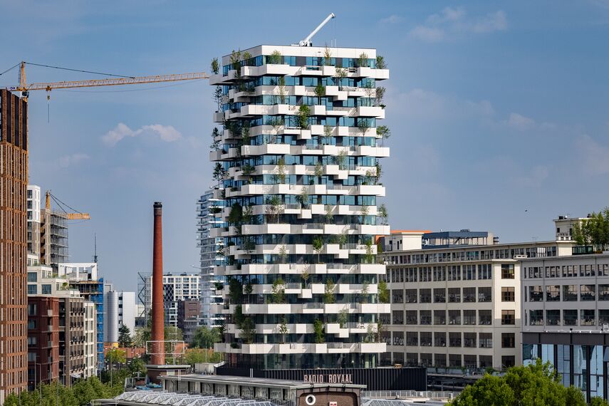 SlimLine 38 Janelas, SlimLine 38 Portas e ConceptWall 50 Fachadas - Trudo Tower: viver numa floresta vertical localizado em Eindhoven, nos Países Baixos