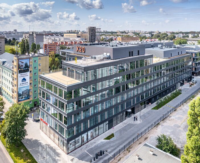 ConceptWall 50 Fachadas, MasterLine 8 Janelas, CW 50-HI Fachadas, CW 50-SC Fachadas, MasterLine 8 HI Janelas e MasterLine 8 Hidden Vent Janelas - X20 localizado em Warsaw, Polónia