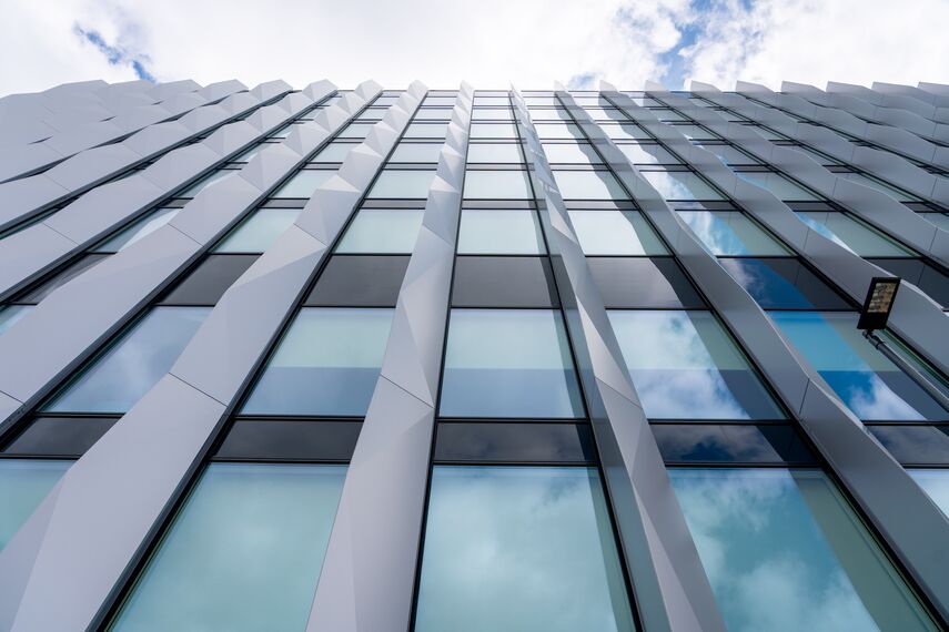 CW 65-EF Fachadas - ASML Building 3 localizado em Veldhoven, nos Países Baixos