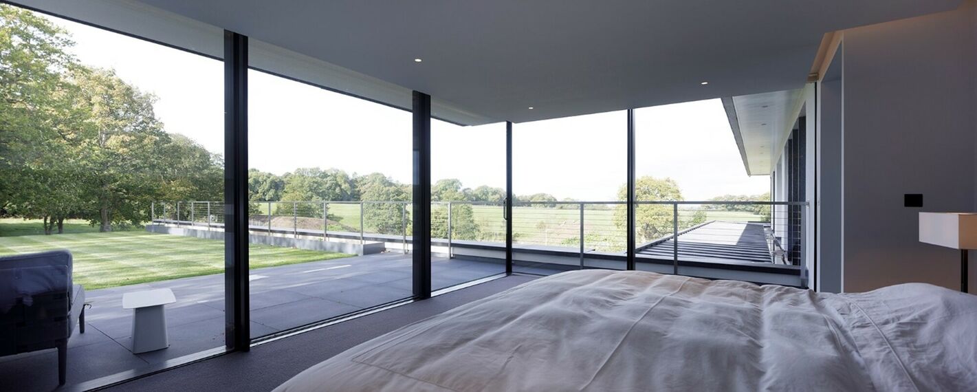 ConceptSystem 77 Janelas, ConceptSystem 77 Portas e HiFinity Correr e Harmónio - Sevendials localizado emReino Unido