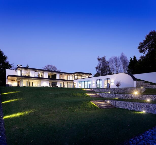 ConceptSystem 77 Janelas, ConceptSystem 77 Portas e HiFinity Correr e Harmónio - Sevendials localizado emReino Unido