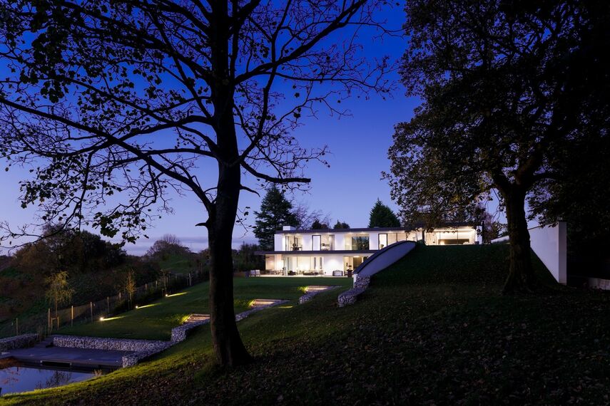 ConceptSystem 77 Janelas, ConceptSystem 77 Portas e HiFinity Correr e Harmónio - Sevendials localizado emReino Unido