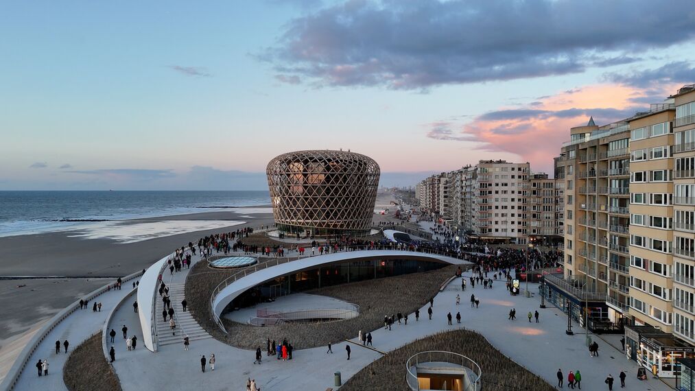 ConceptWall 50 Fachadas, MasterLine 8 Janelas, MasterLine 8 Portas e MasterPatio Correr e Harmónio - SILT Middelkerke localizado em Middelkerke, België