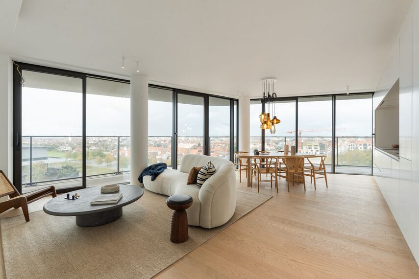 MasterPatio Correr e Harmónio e MasterLine 8 Janelas - Lake District Knokke localizado em Knokke-Heist, België