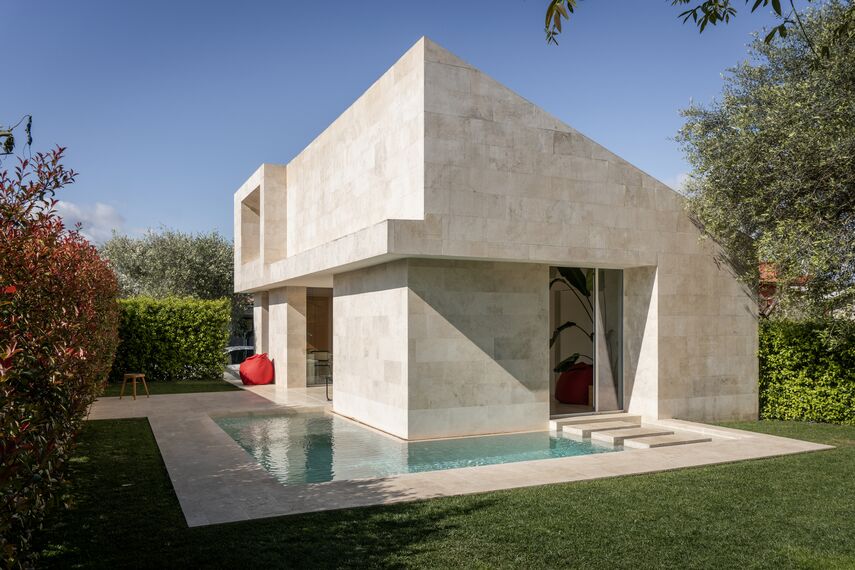 SlimLine 38 Janelas, SlimLine 38 Portas e ConceptPatio 130 Correr e Harmónio - Stone House localizado em Fiano Romano, Itália