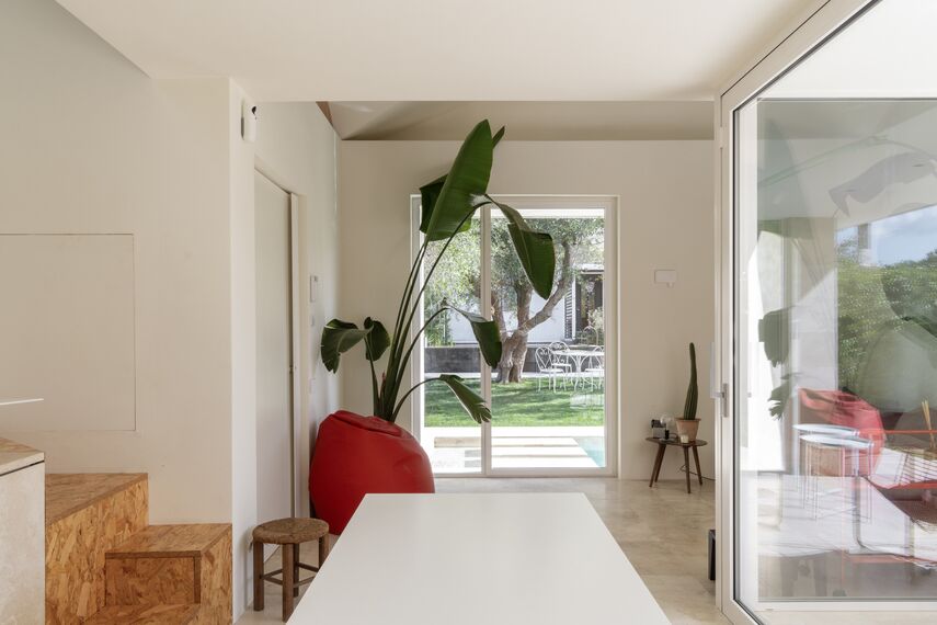 SlimLine 38 Janelas, SlimLine 38 Portas e ConceptPatio 130 Correr e Harmónio - Stone House localizado em Fiano Romano, Itália