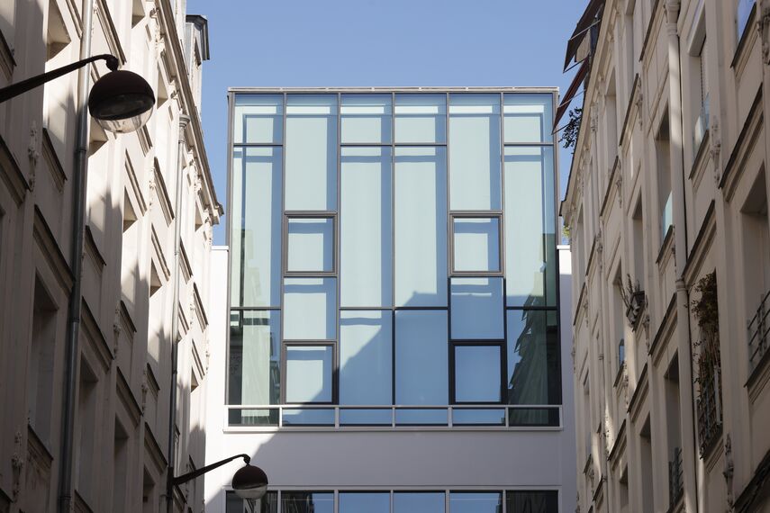 SlimLine 38 Janelas, SlimLine 38 Portas e CW 50-SL Fachadas - Villa Malevart localizado em Paris, França