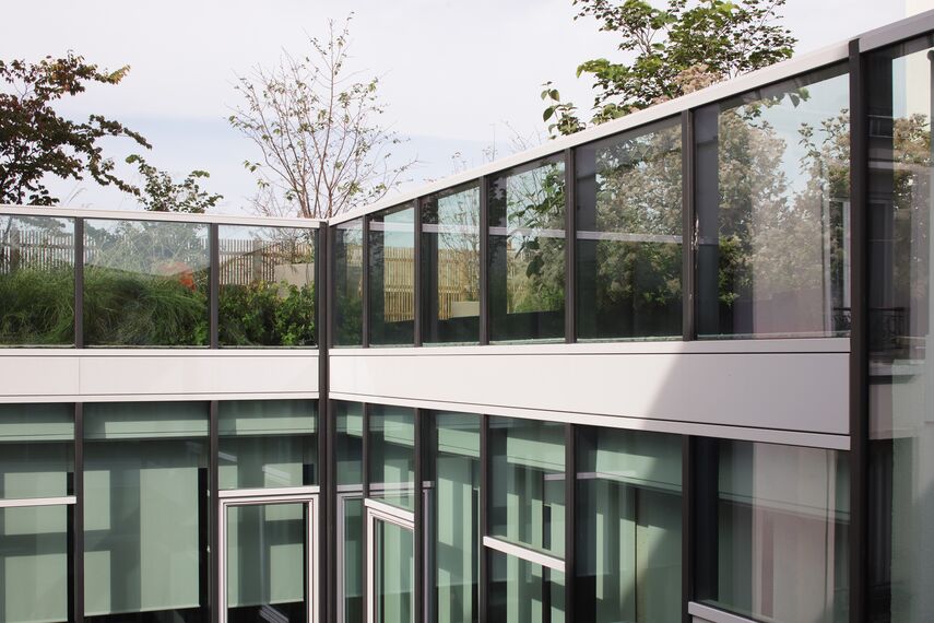 SlimLine 38 Janelas, SlimLine 38 Portas e CW 50-SL Fachadas - Villa Malevart localizado em Paris, França