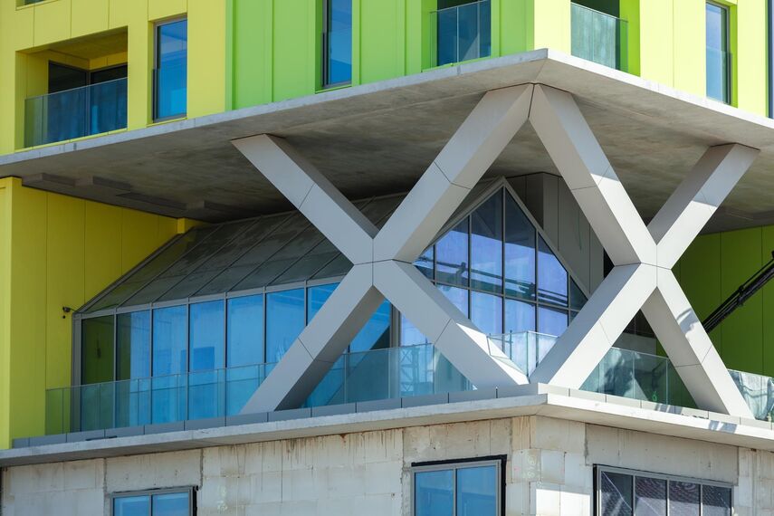 MasterLine 8 Janelas, MasterLine 8 Portas, ConceptWall 50 Fachadas e MasterPatio Correr e Harmónio - Hoost localizado em Knokke-Heist, België