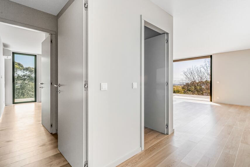 SlimPatio 68 Correr e Harmónio, SlimLine 38 Portas e SlimLine 38 Janelas - The Yard localizado em Vila Nova de Gaia, Portugal