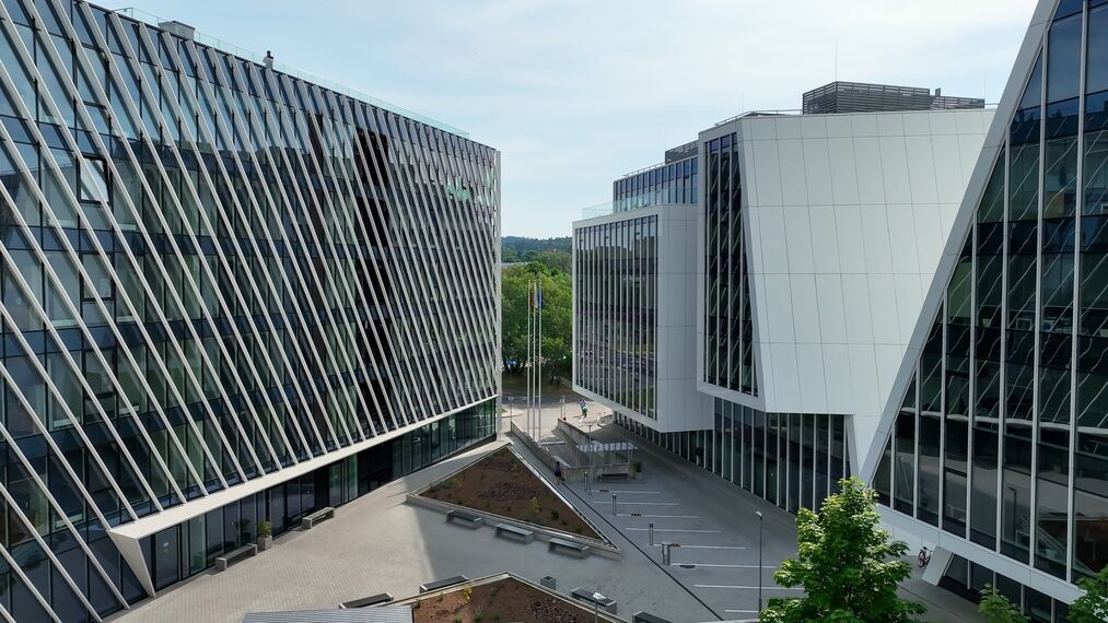 CW 50-HI Fachadas, MasterLine 8 HI Janelas e MasterLine 8-HI Portas - Sporto 16 localizado em Vilnius, Lituânia